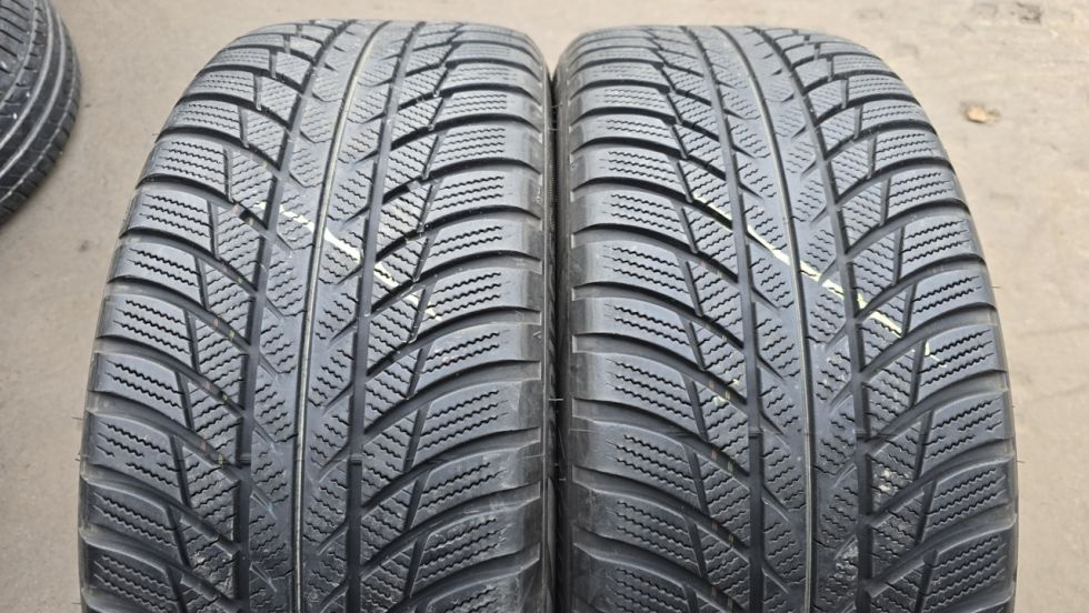 Zimní pneu 225/45/18 Bridgestone