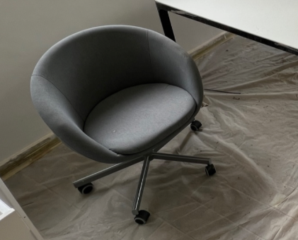 SKRUVSTA - Otočná židle na kolečkách