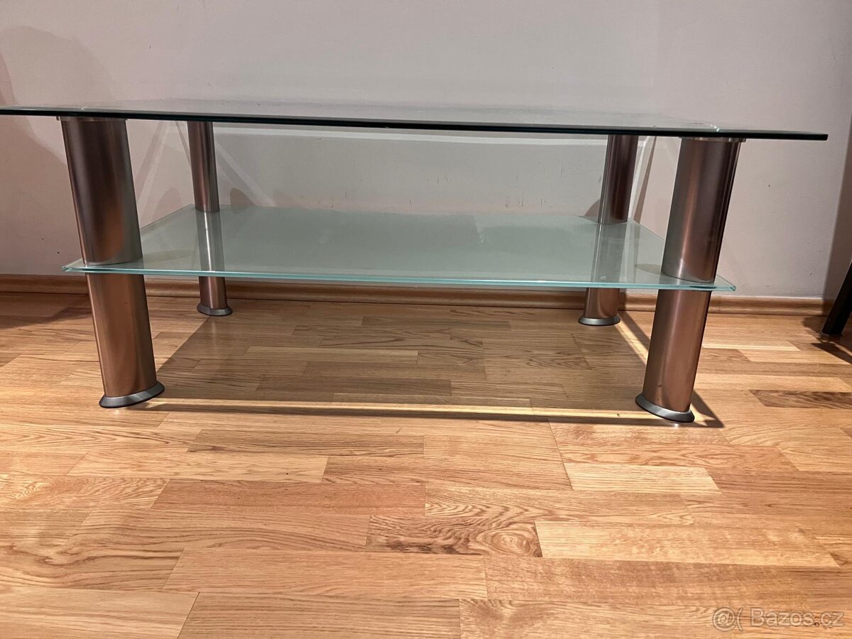 Skleněný stolek