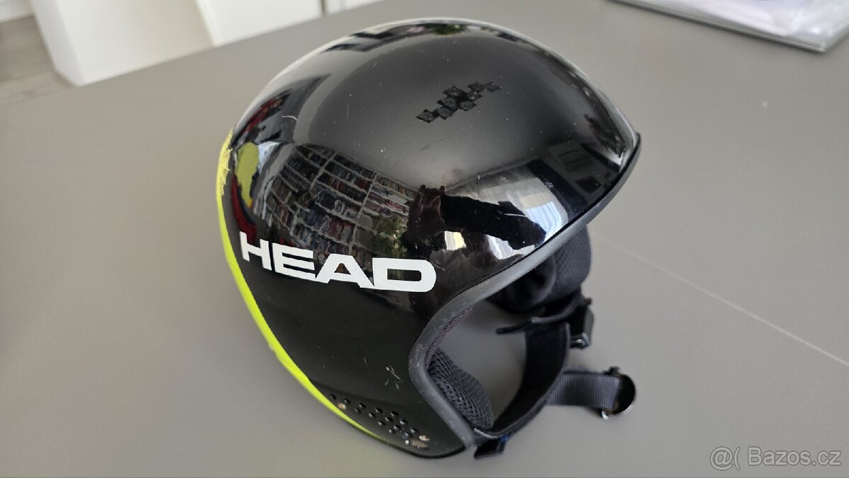 Lyžařská přilba HEAD JR + brýle.