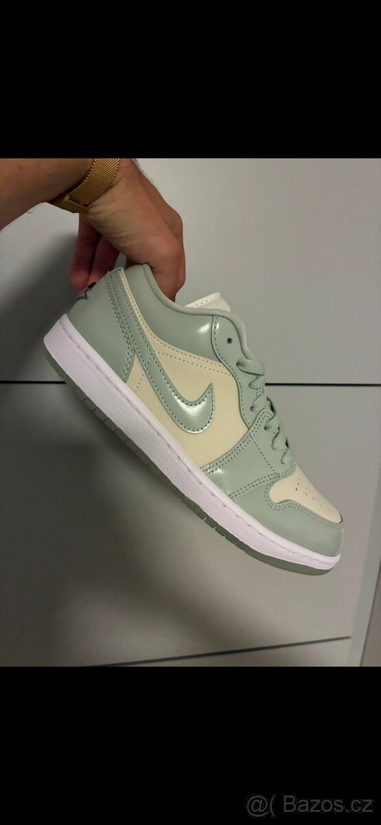 Jordan 1 Low tenisky, vel. 39