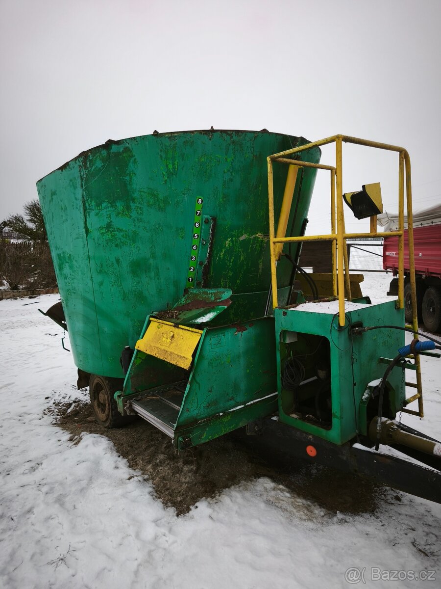 Krmný vůz Černín