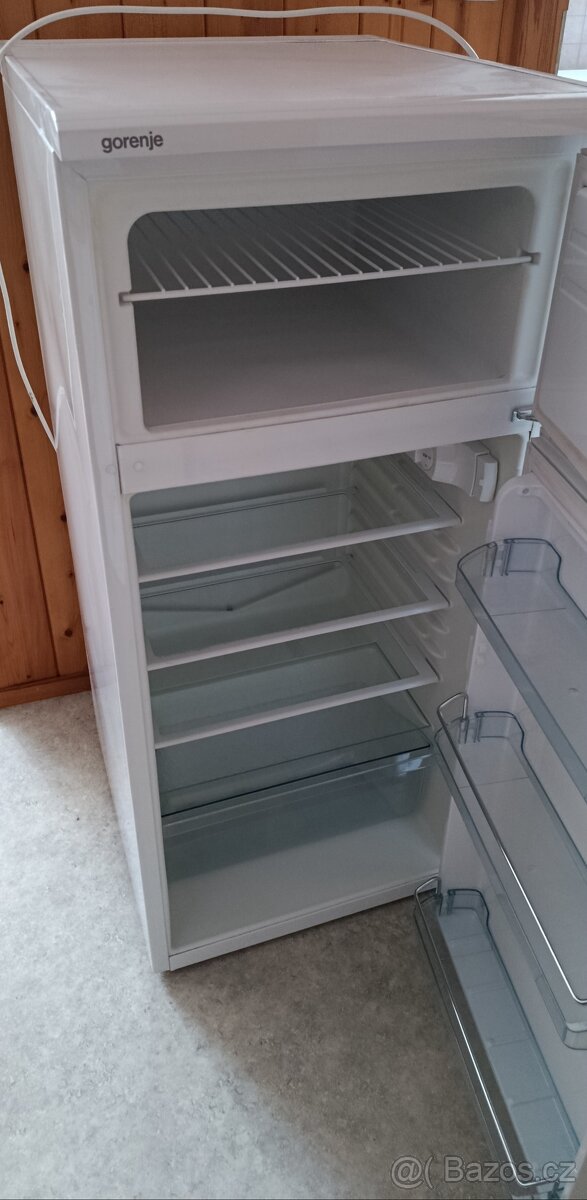 Lednice s mrazákem Gorejne