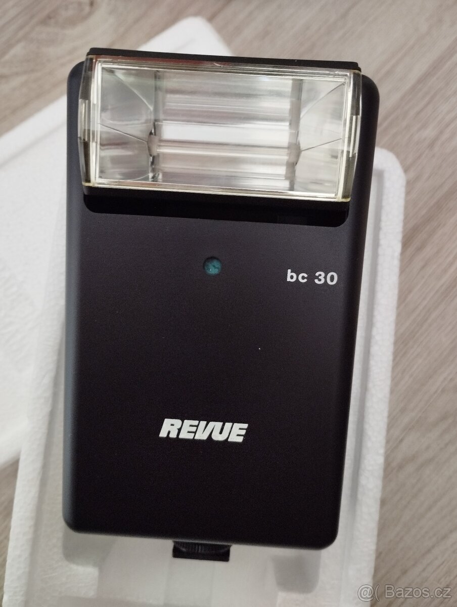 Blesk revue Tron bc30