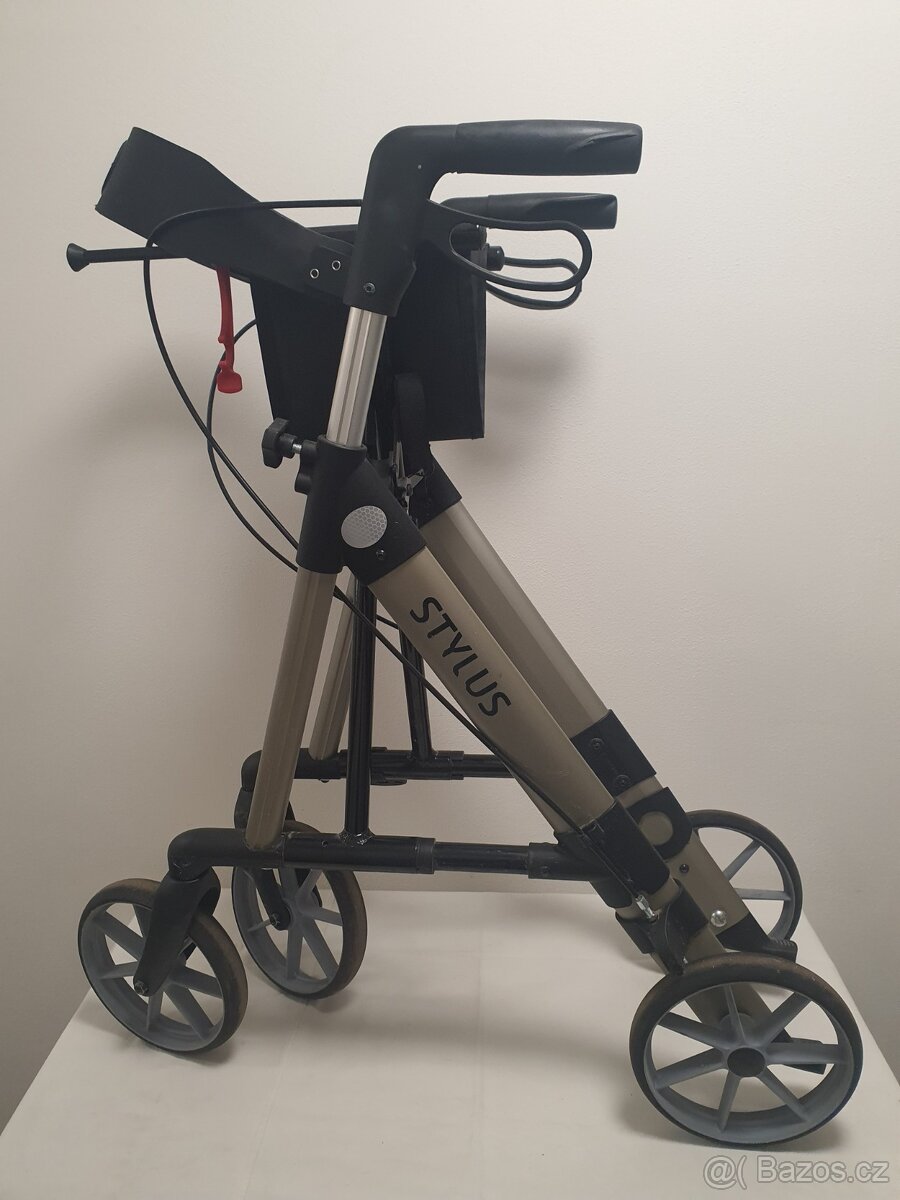 odlehčené chodítko Stylus kolové