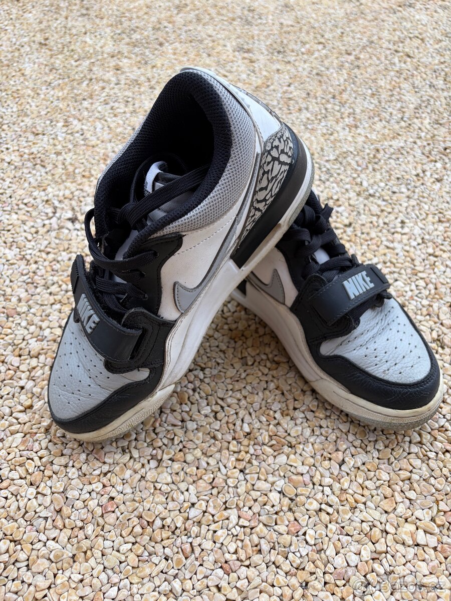 Nike Air velikost 38