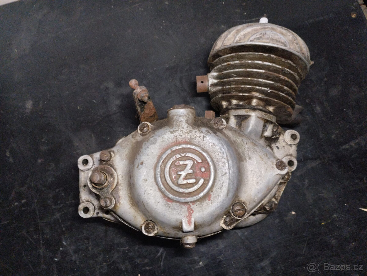 ČZ 98 - motor