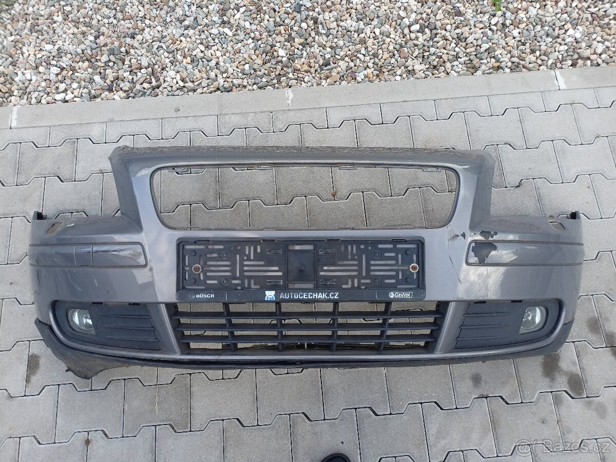 Nárazník a mřížka Volvo V50