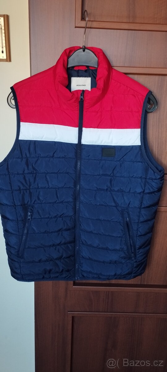 Nová vesta JACK & JONES