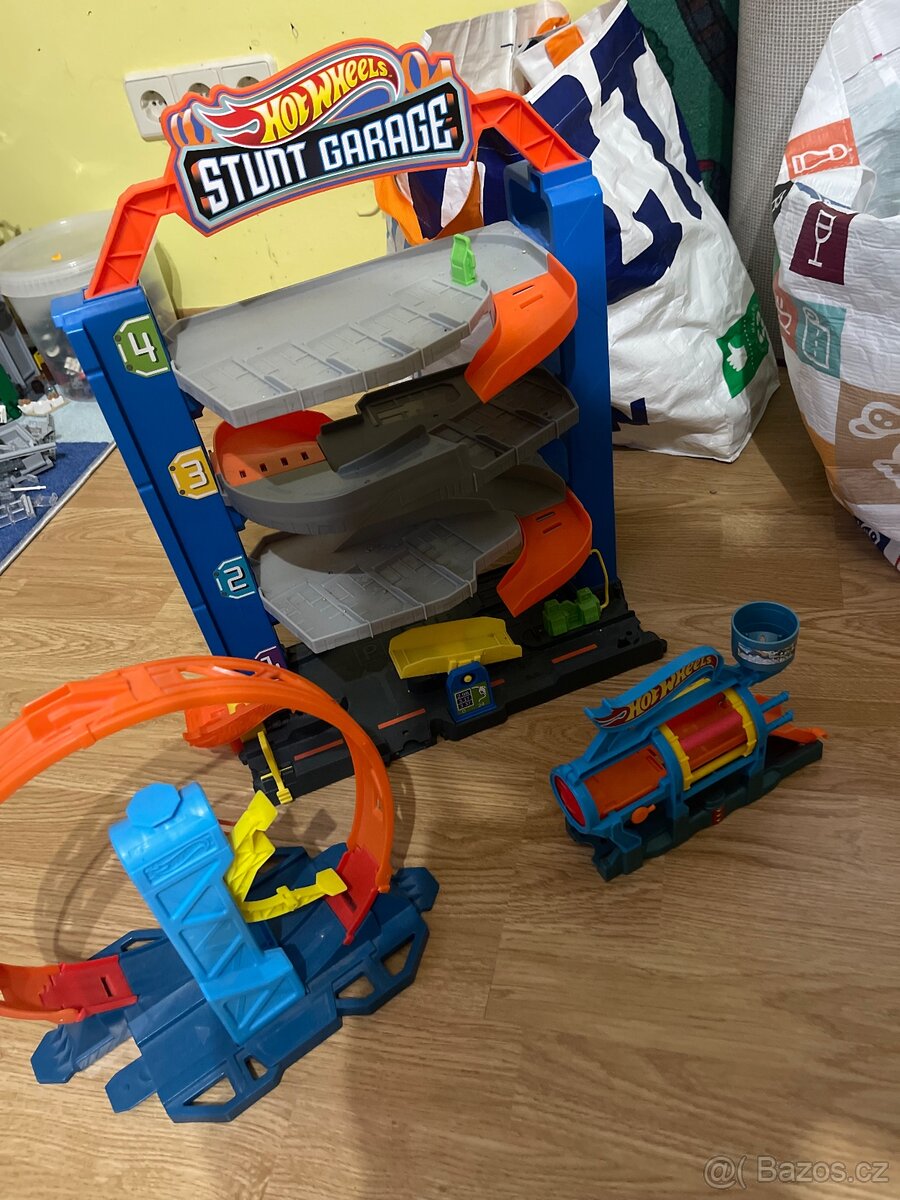 Prodám hračky hot wheels
