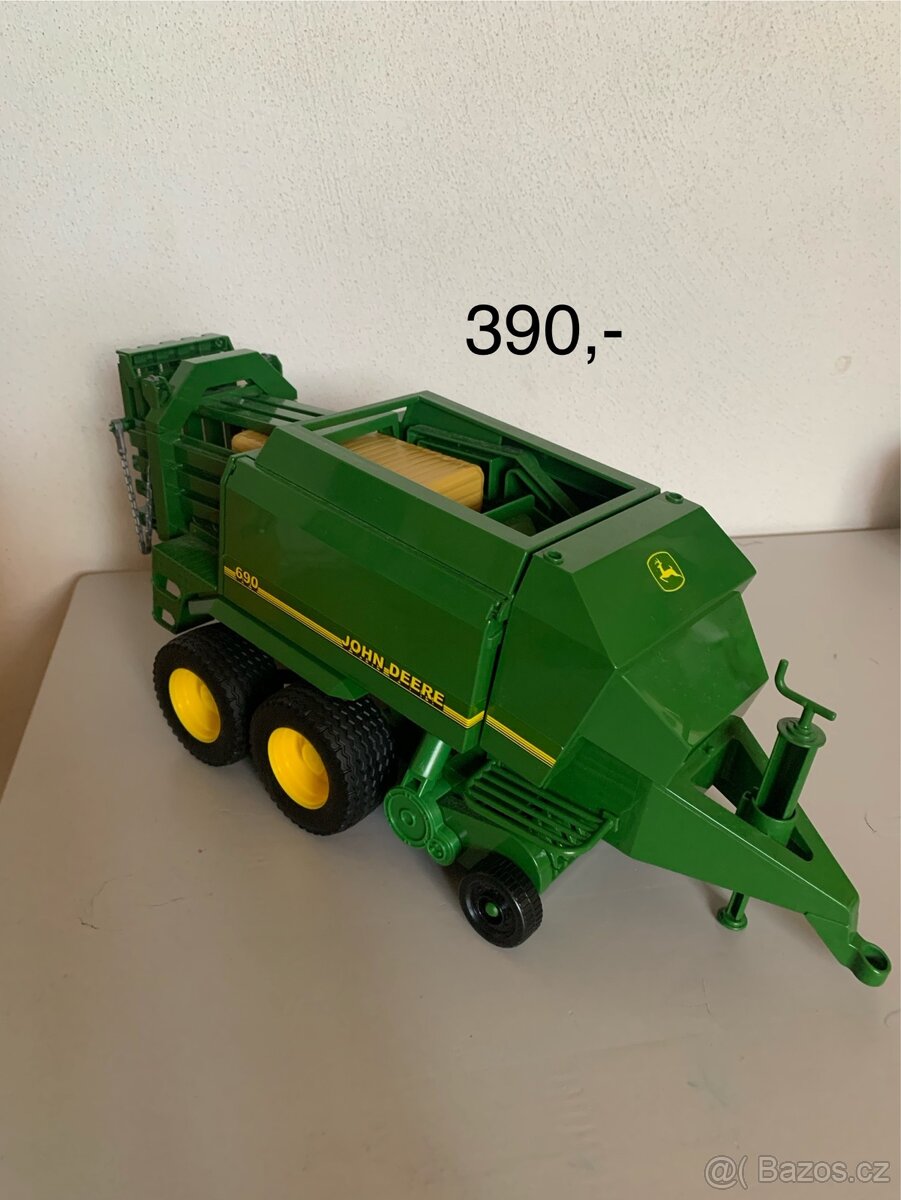 Balíkovač John Deere Bruder