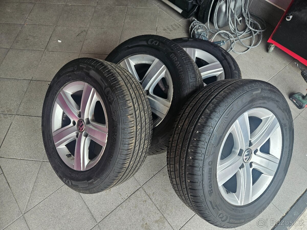 Vw Tiguan orig alu kola 16" včetně zánovní pneu