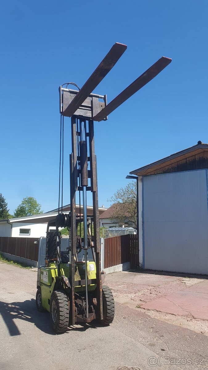 Vzv clark 2,5t lpg