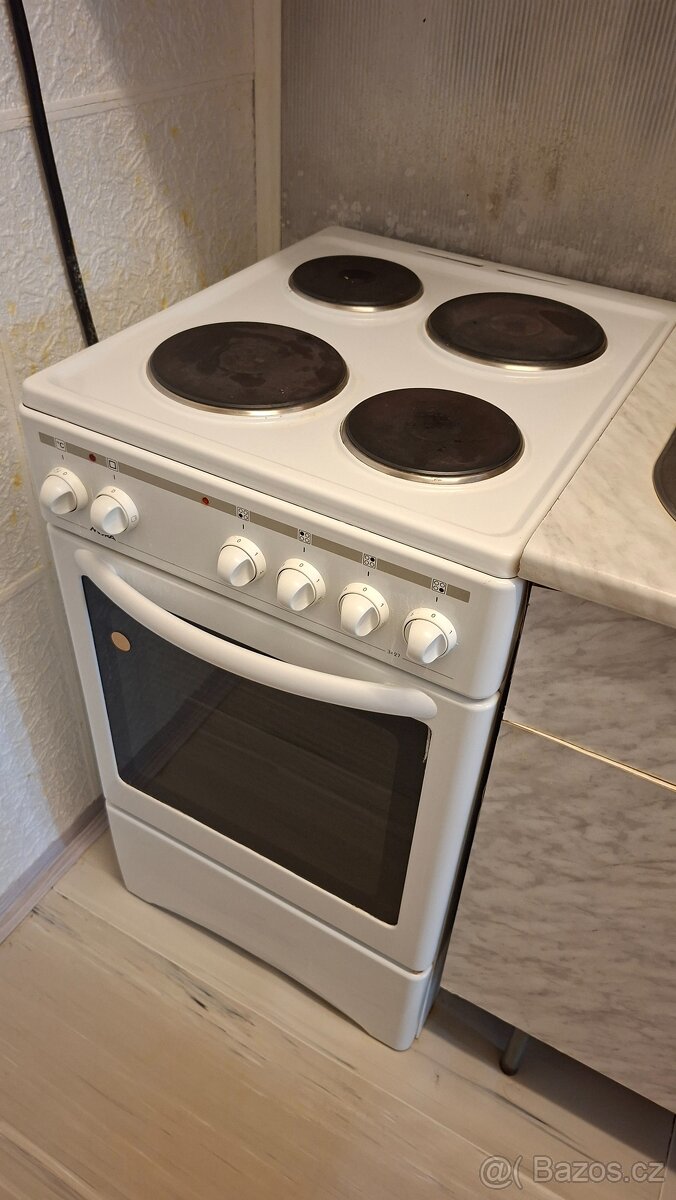 Prodám elektrický sporák Mora