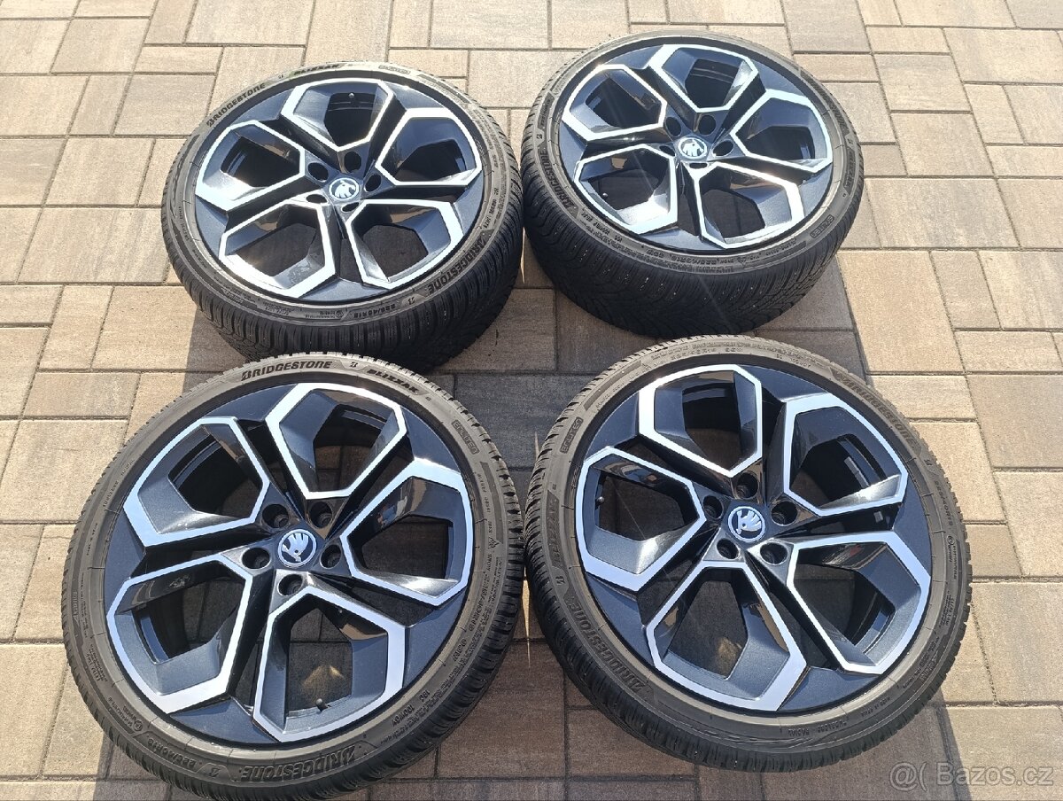 Škoda Octavia 4 RS 225/40 19"
