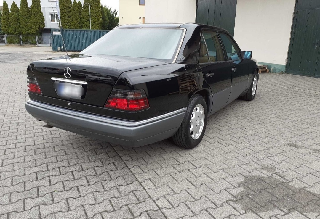 Mercedea w124 300d