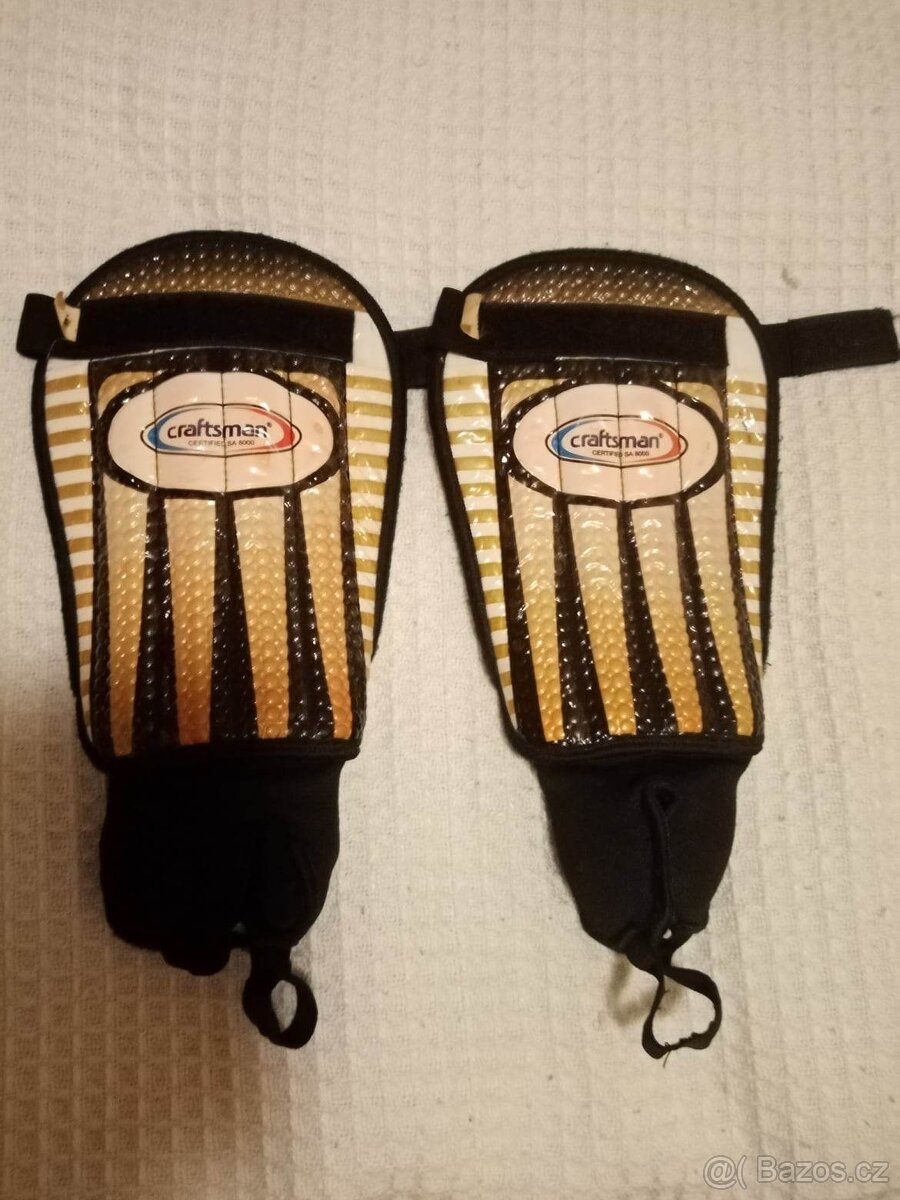 Chrániče na fotbal