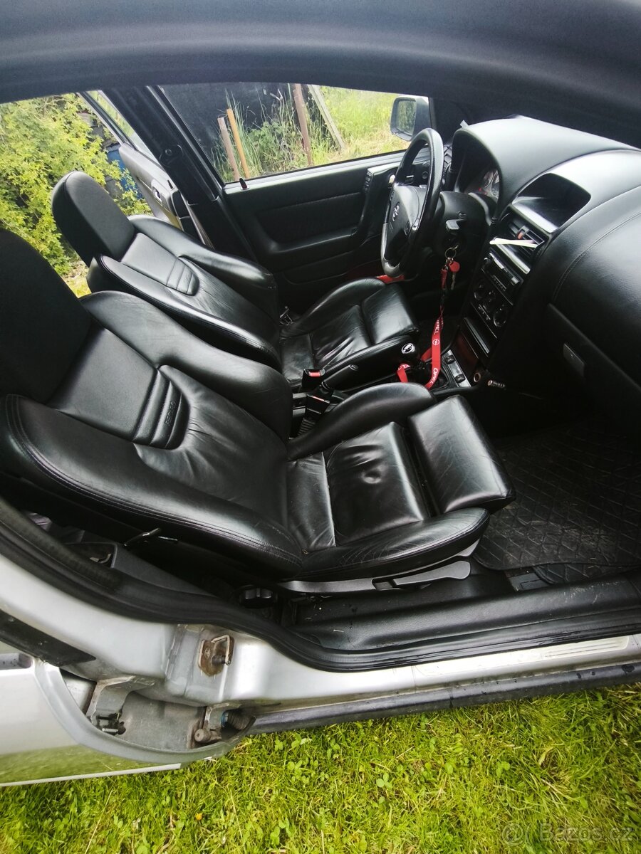 Sedačky RECARO
