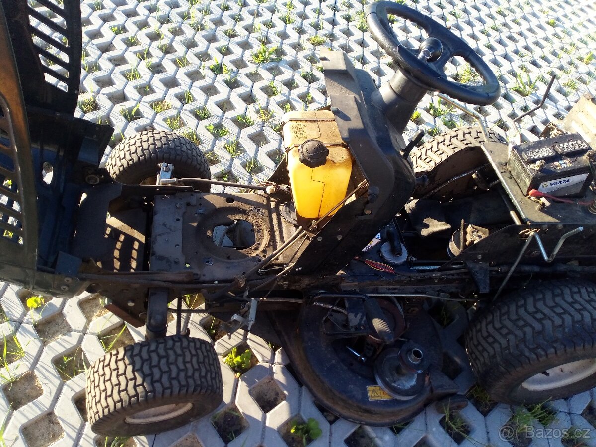 Zahradní traktůrek Bolens-vadný motor