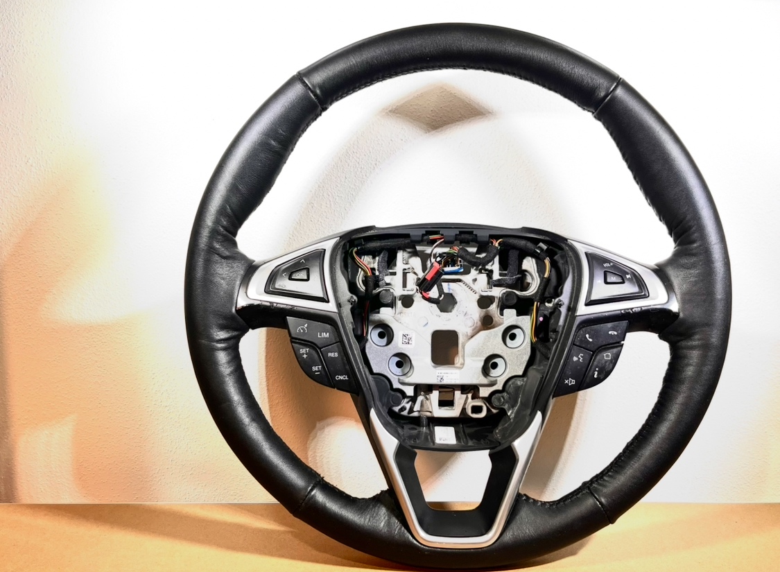 volant z Ford Mondeo 2015