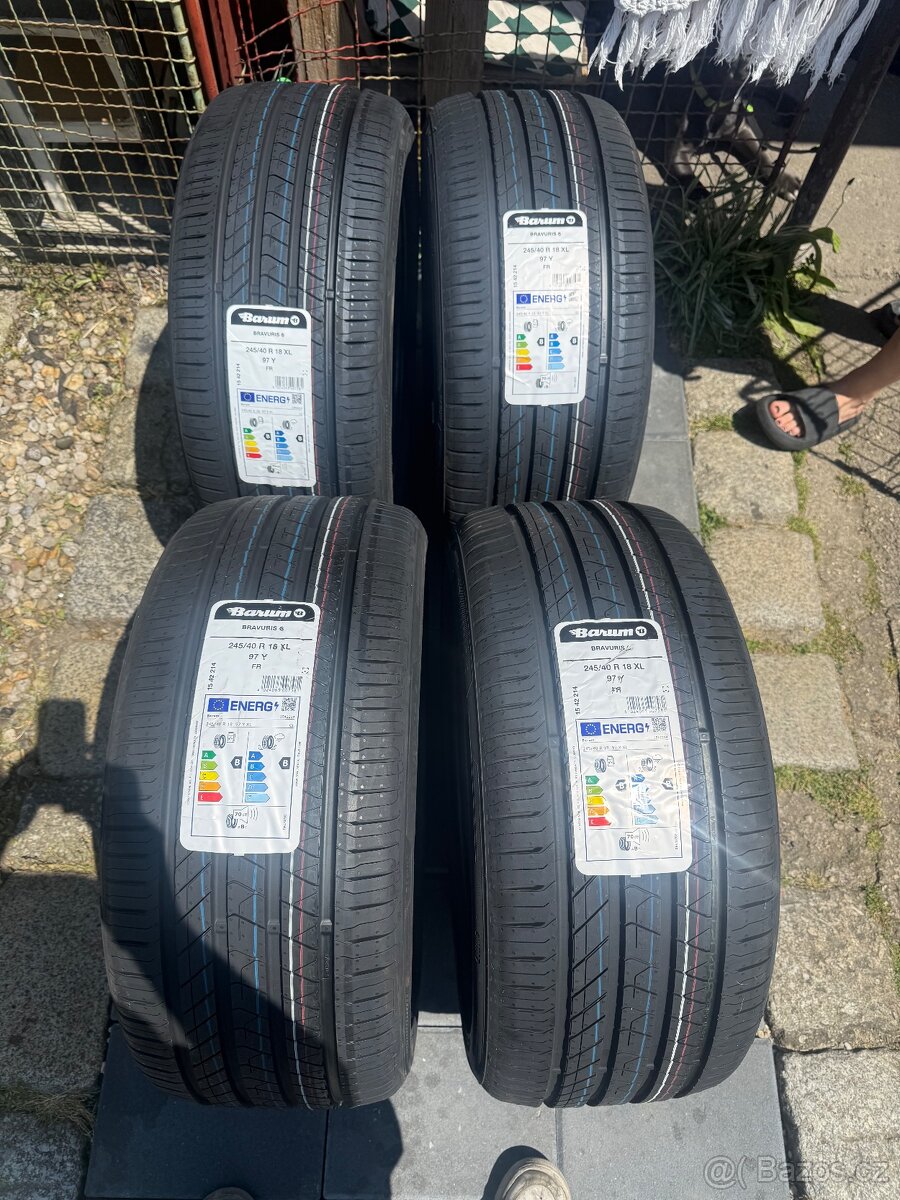Zdravím prodám gumy 245/40 r18 Letní Barum dod 2025  7500 Kč