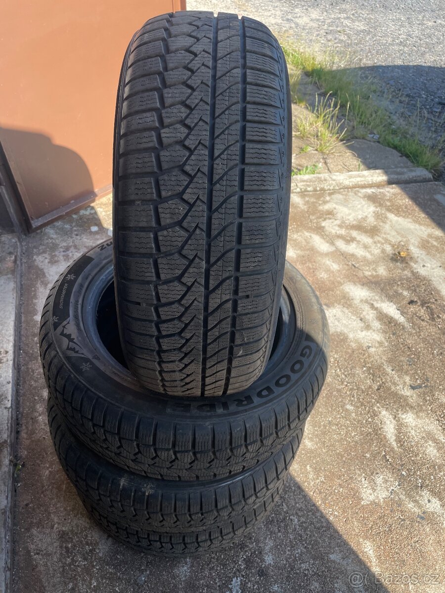 Zimní pneu 205/55/16