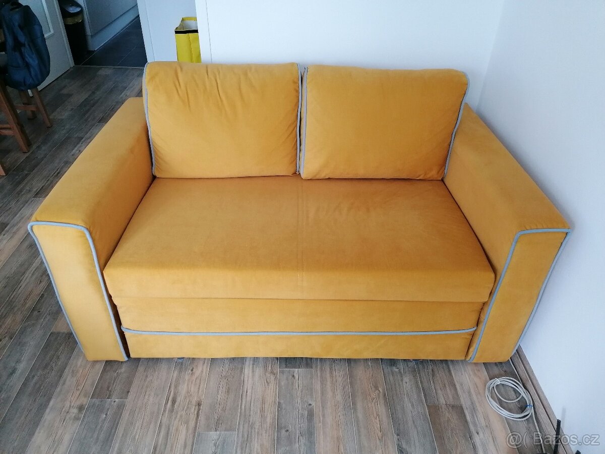 Dvoumístná rozkládací sedačka