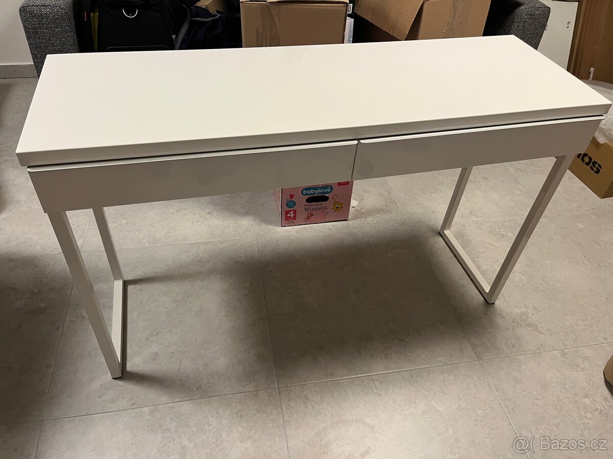 toaletní stolek ikea