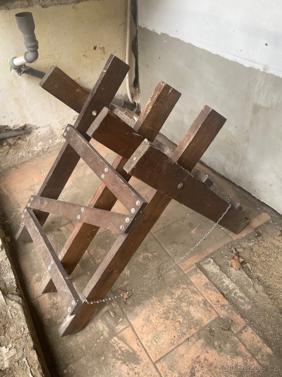 Stojan, koza, skládací na palivové dřevo