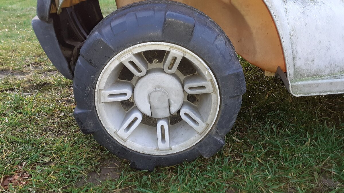 Kola na dětské elektrické auto Hummer