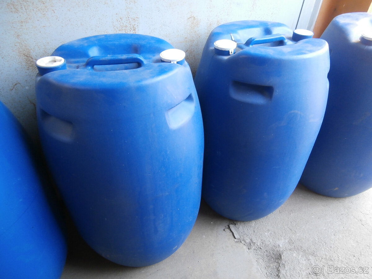 Sud, kanystr, nádoba plastová použitá za 400 kč