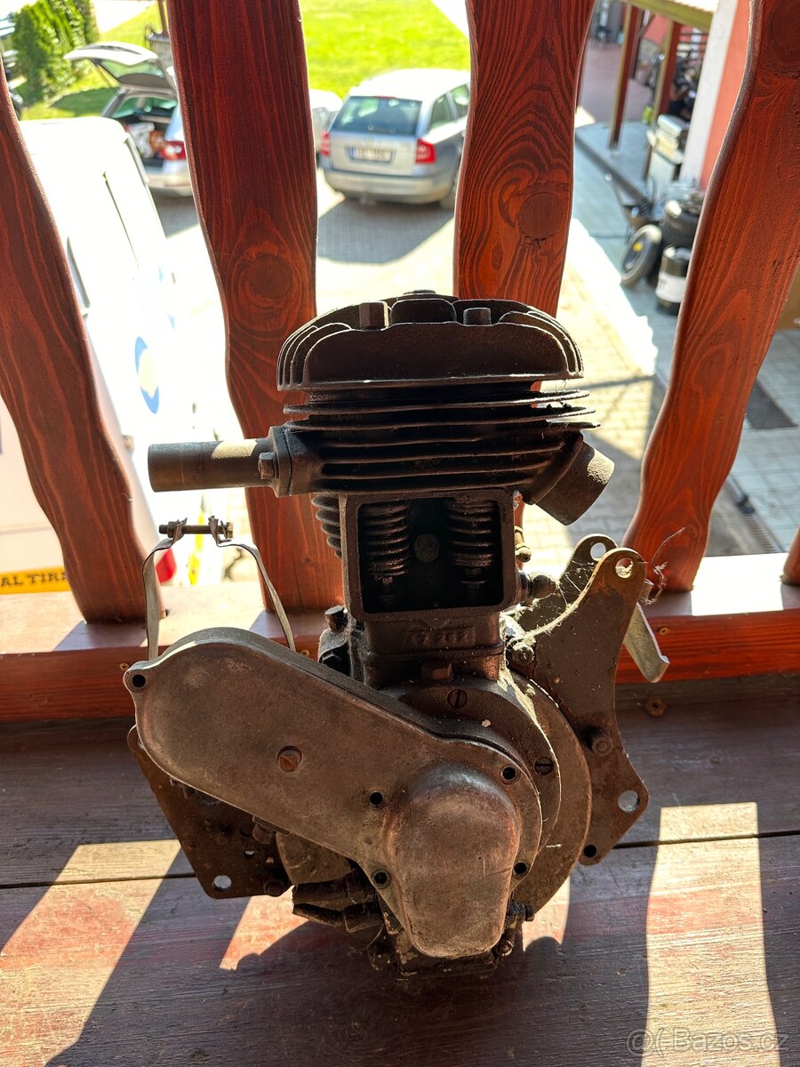 Ariel 550 SV - motor