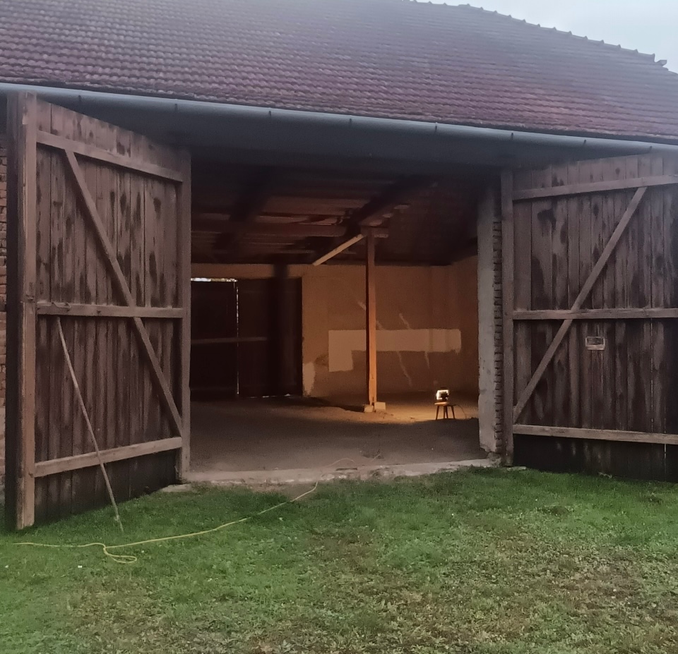 Pronájem skladu,garáže Holasice 117m2