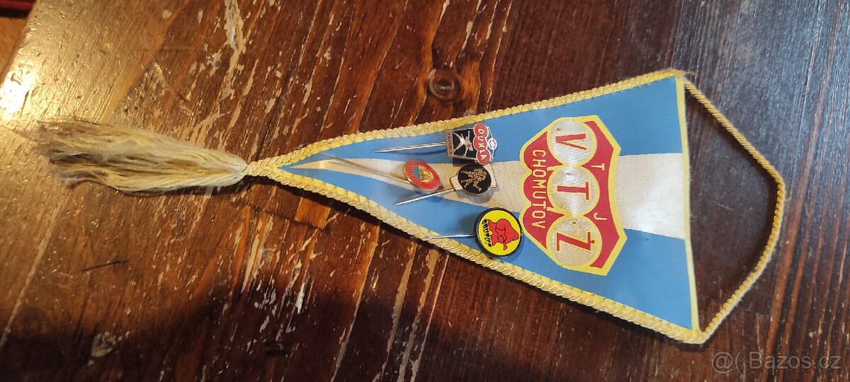 Vlaječka a odznáčky