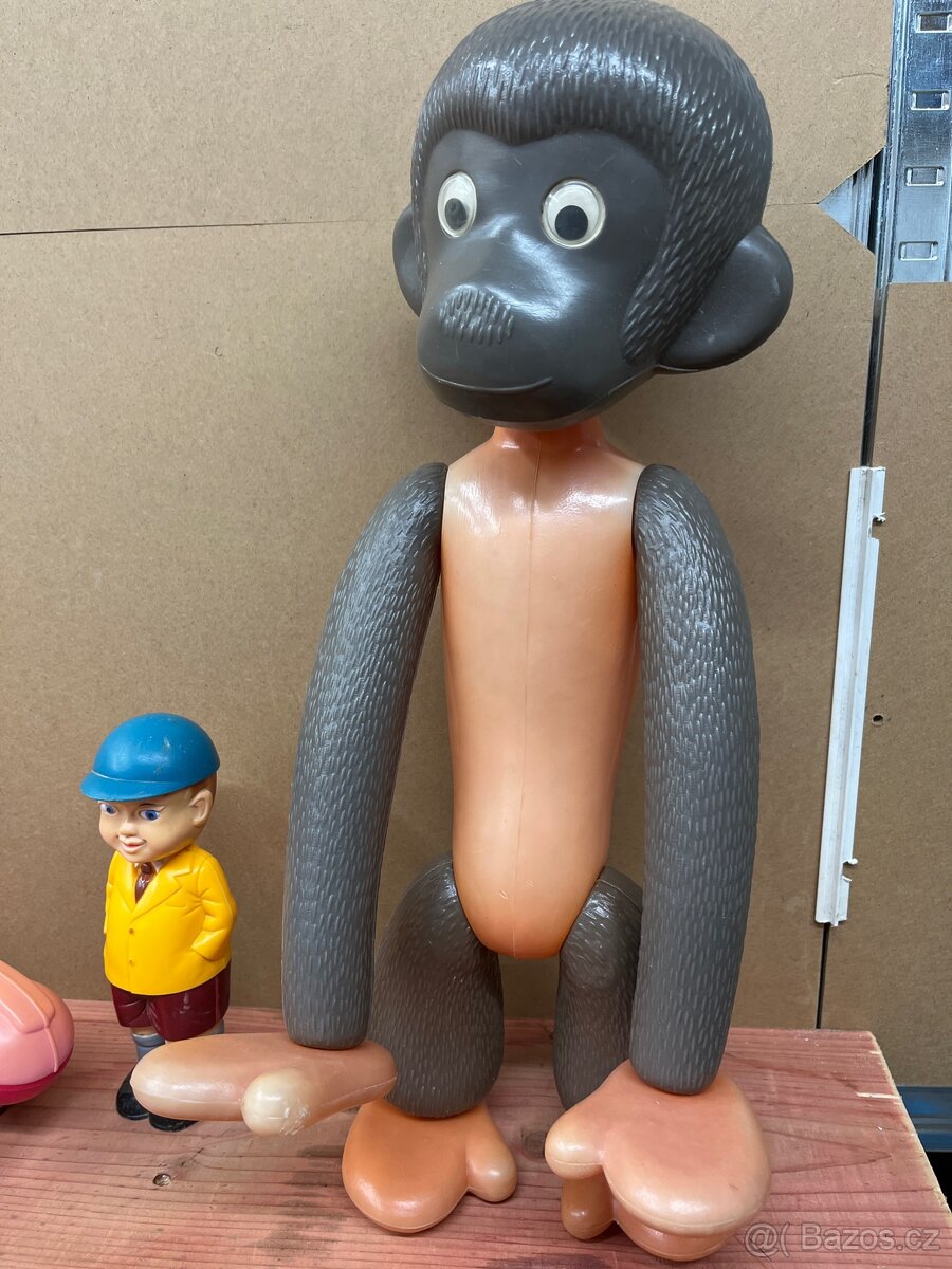 Retro plastová opice