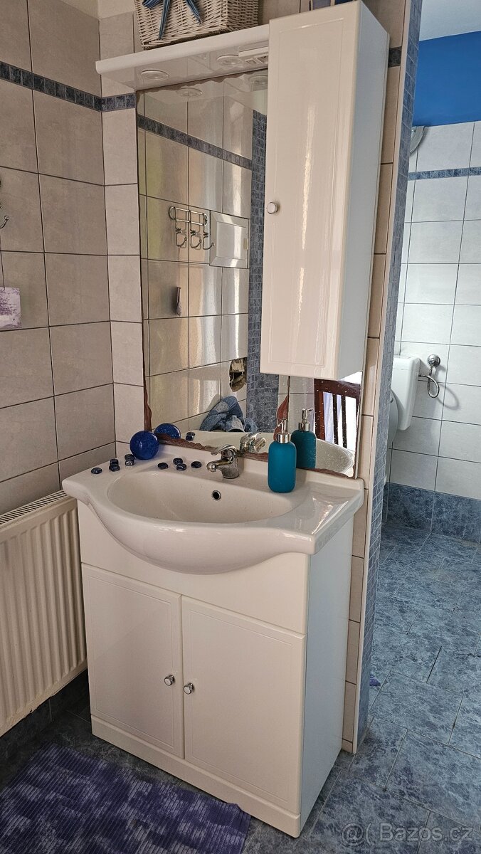 Koupelnový nábytek včetně umyvadla