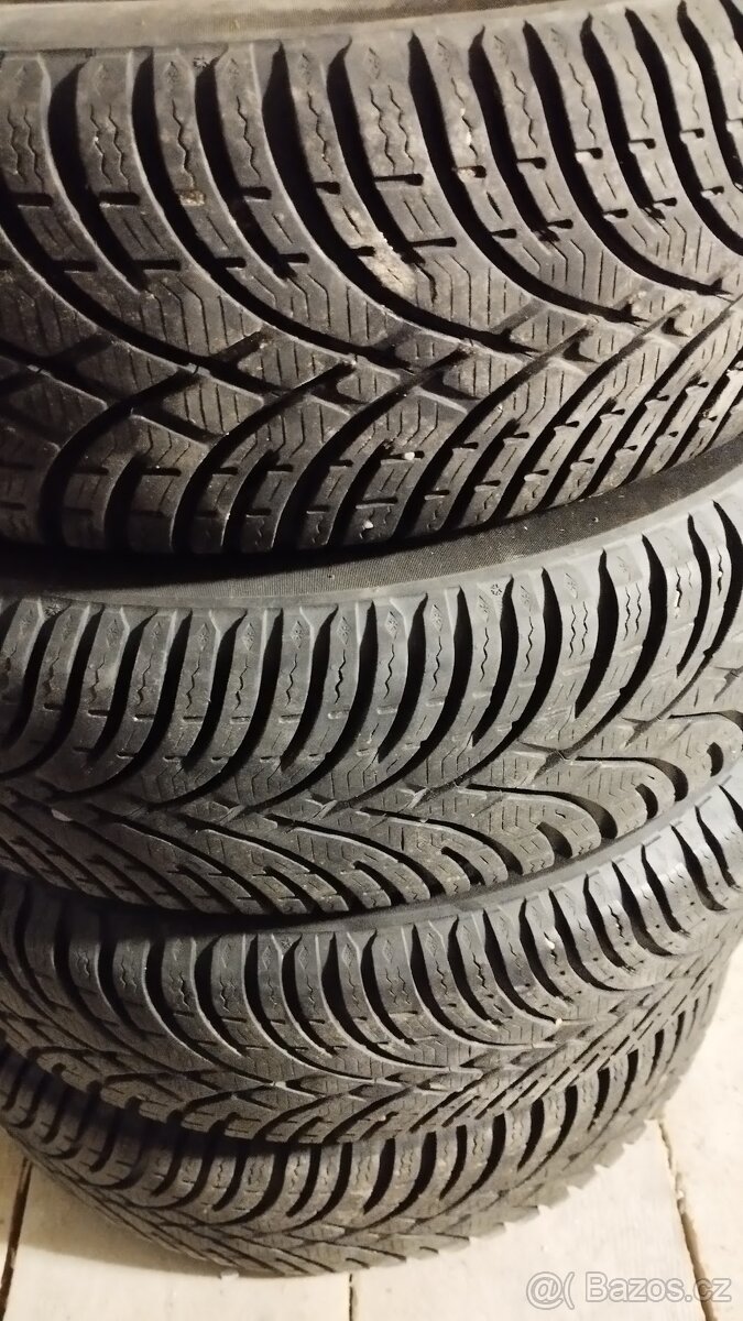 4x kola se zimními pneu 165/70 R14