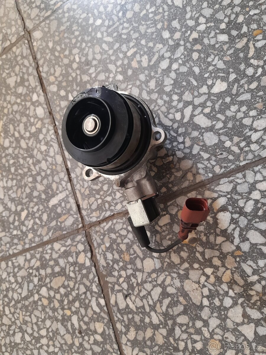 Vodni pumpa octavia 3