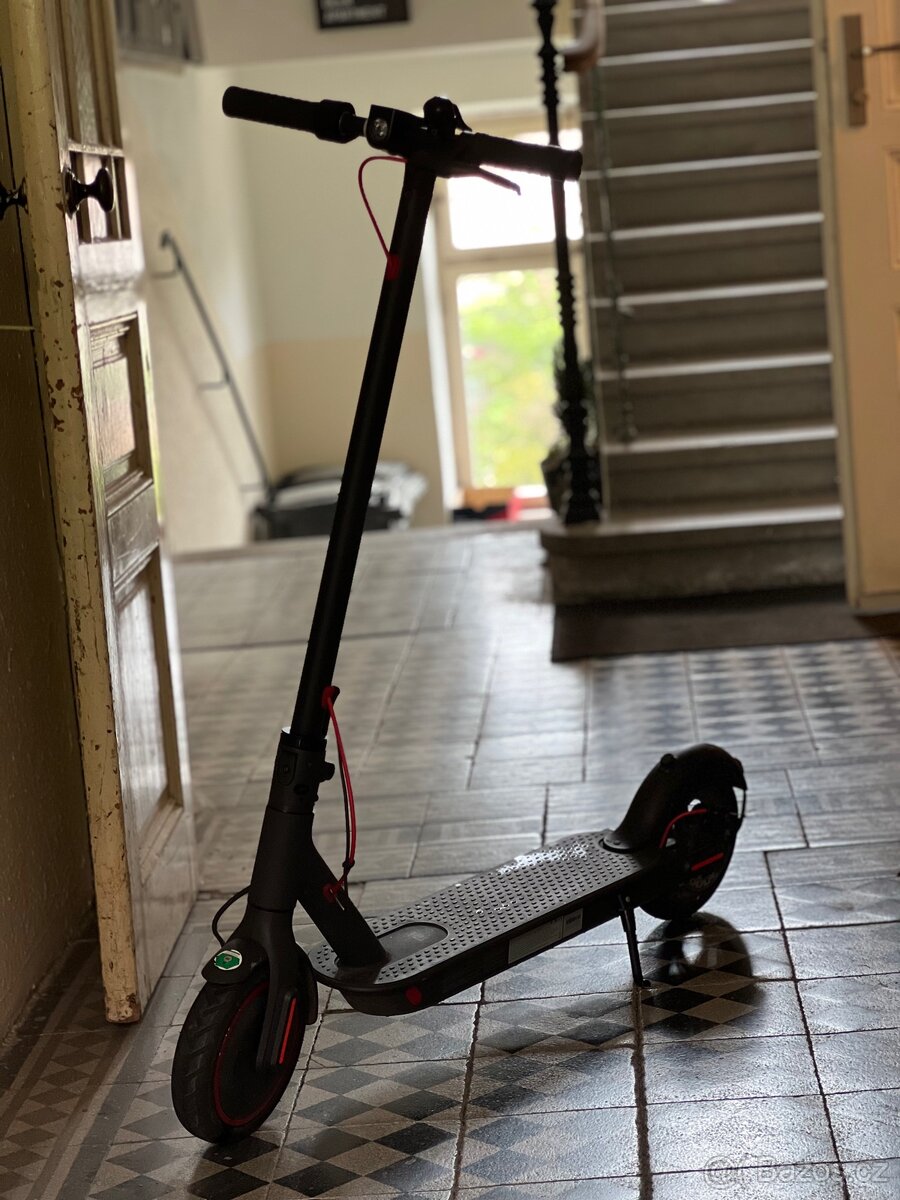 Xiaomi Mi Electric Scooter Pro (M365 Pro)