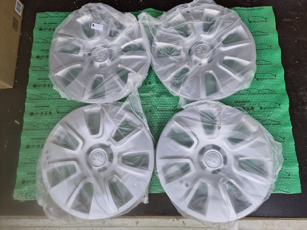 Škoda Kamiq sada 16" kryty kol (poklice)