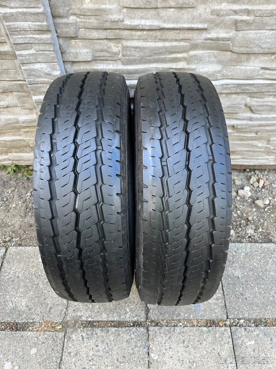 Použité letní pneu zátěžové : 215/75/R16C - 2 kusy