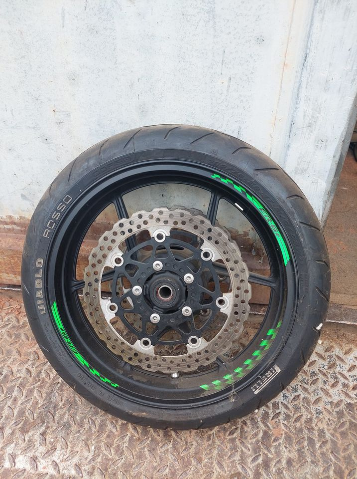Kolo na Kawasaki ER-6