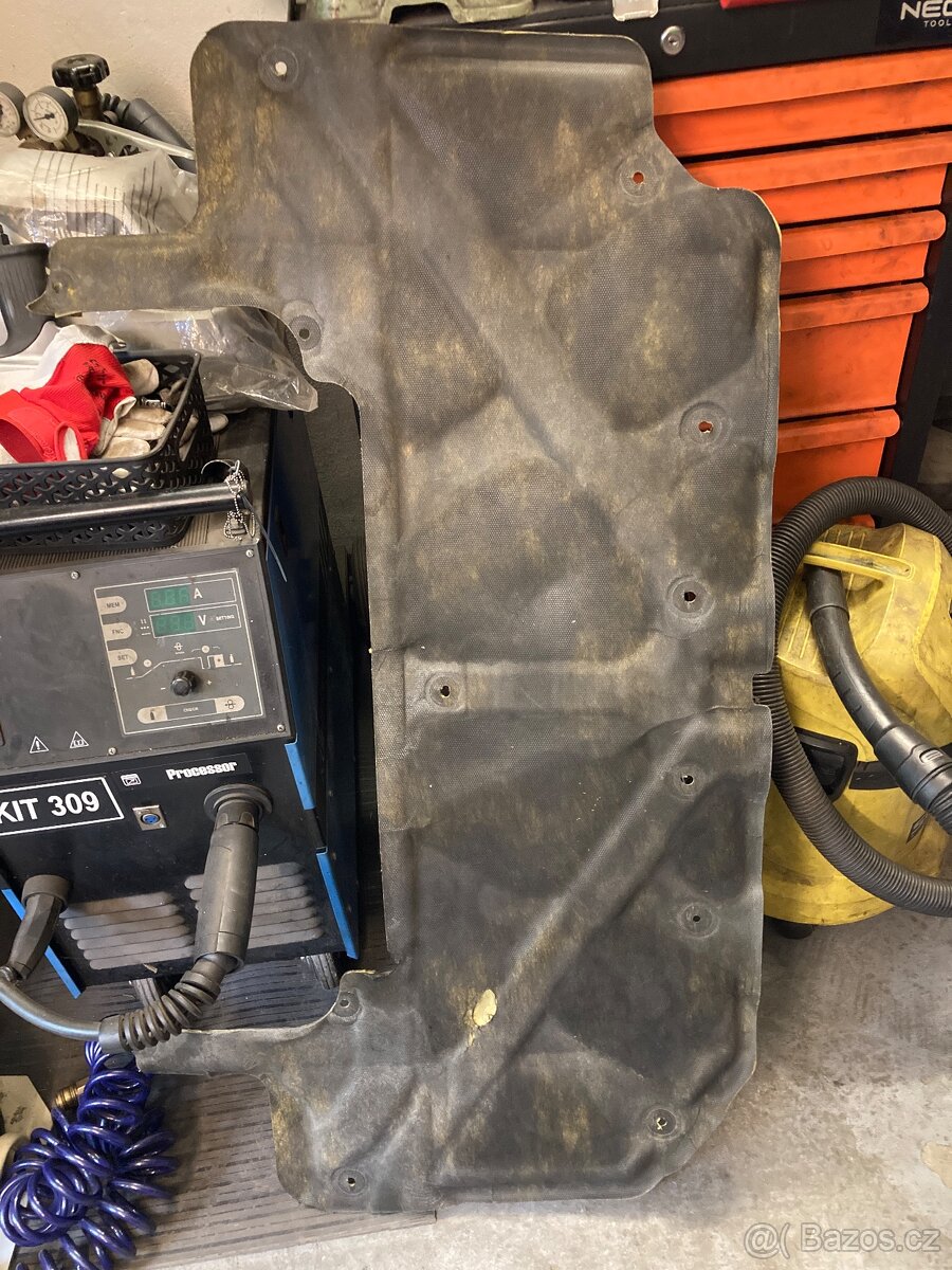 Izolace predni kapoty subaru impreza sti 02-07