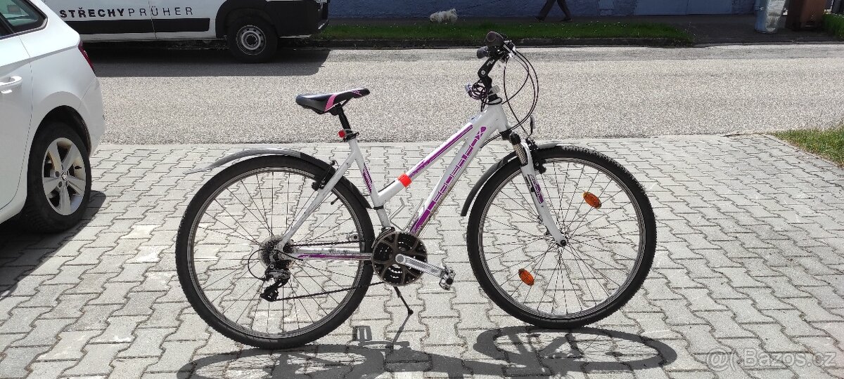 Cyklistické dámské trekingové kolo LEADER FOX