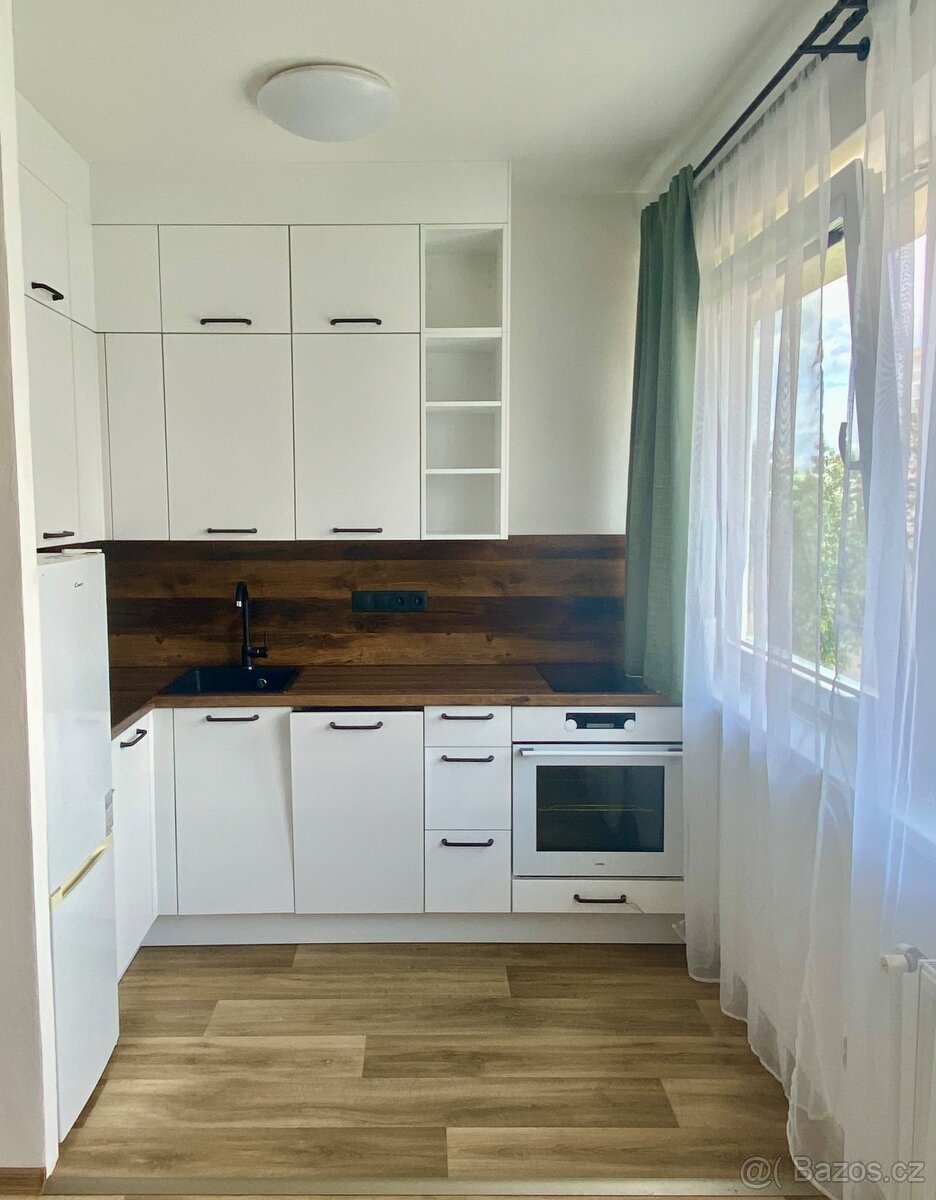 Prodej bytu 1+kk, 25 m2, OV