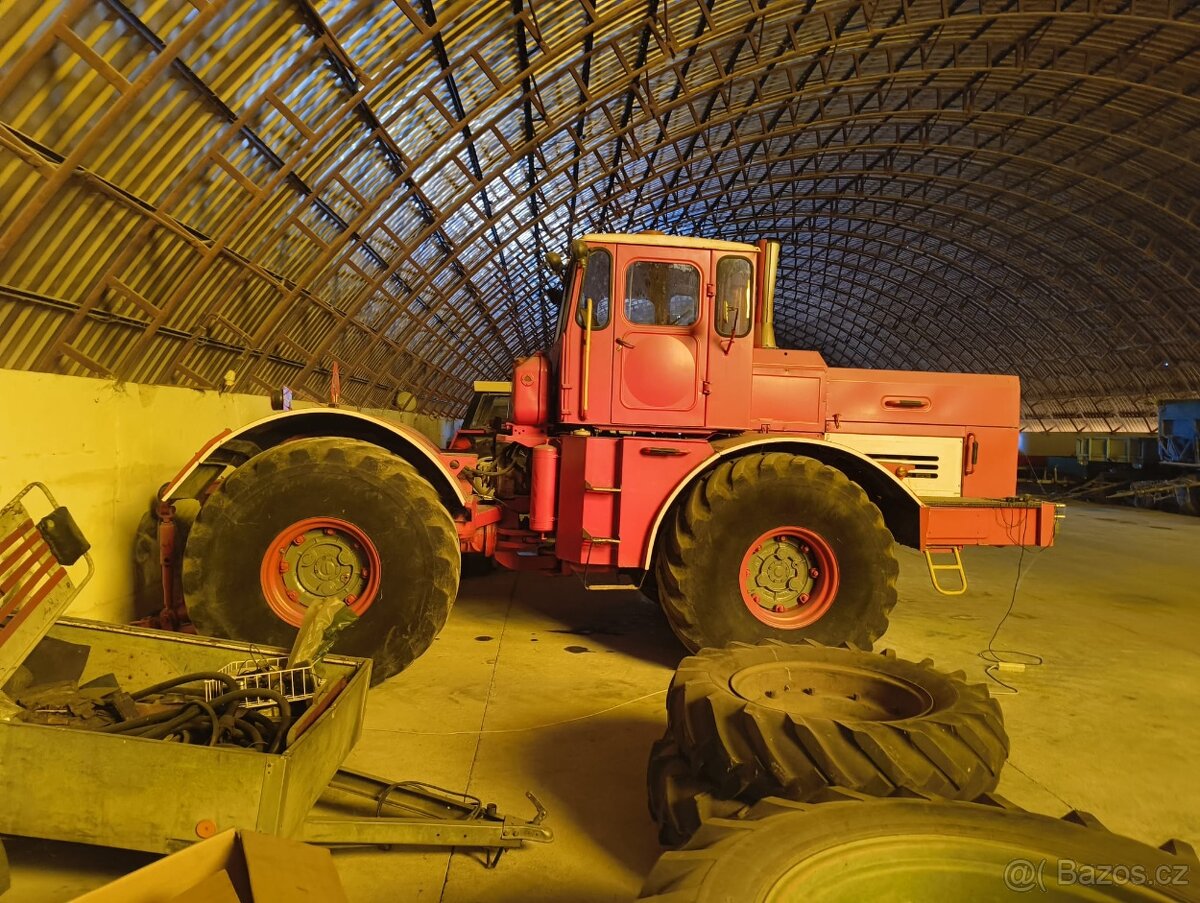 Kirovec K-700A