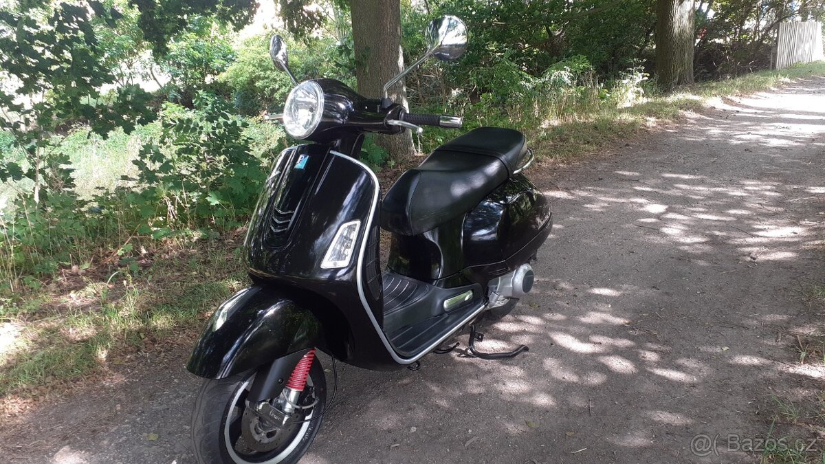vespa Gts 300