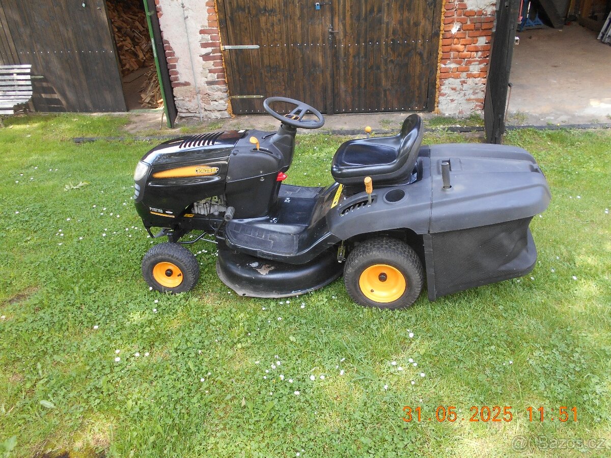 zahrdní traktor Partner