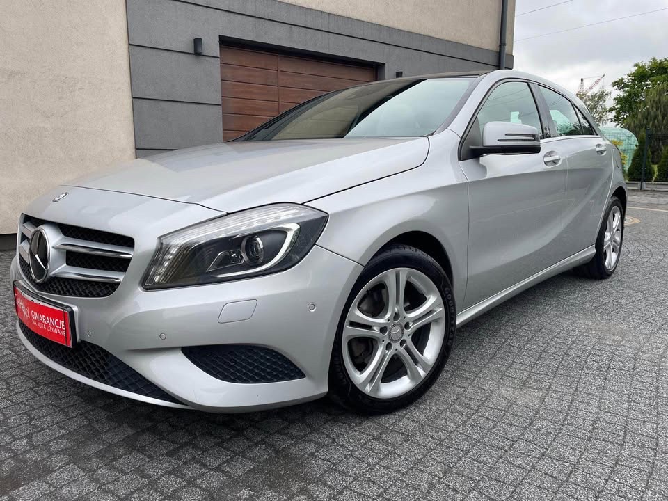 Mercedes-Benz A-Class 2014 – Automat, výbava, nízký nájezd