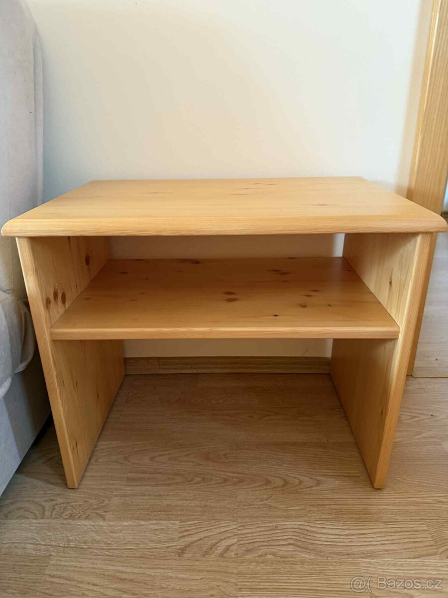 noční stolek